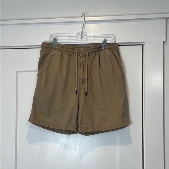 Patagonia men’s Tan Cargo Shorts size 32. - Picture 2 of 13